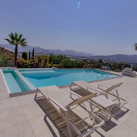 Luxury Pool Sea View 10 People